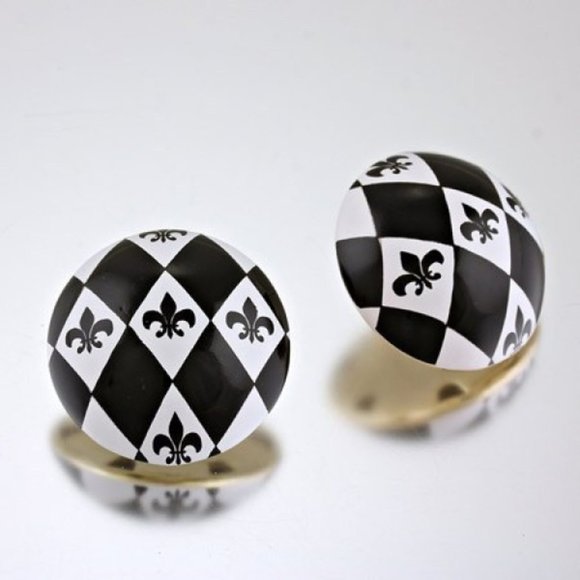 Fleur De Lis Post Earrings - Picture 1 of 1